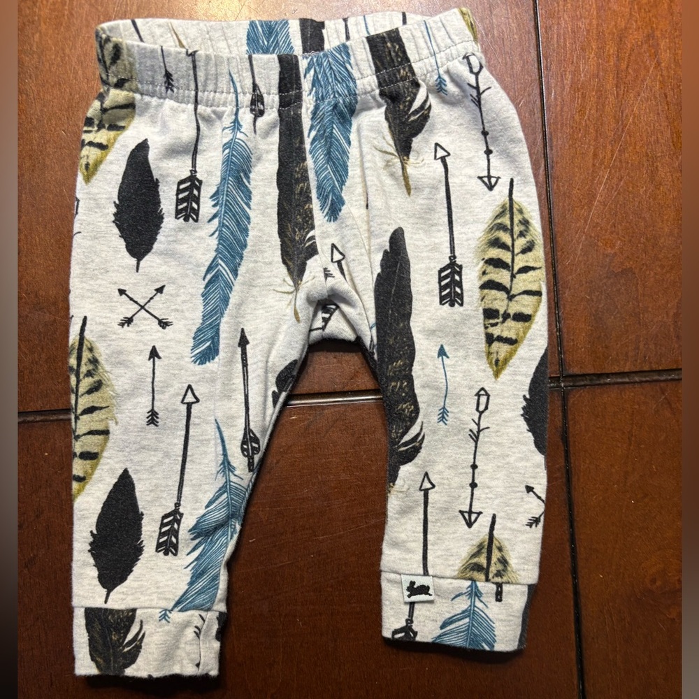 Little and lively Feather and Arrow Print Baby Pants